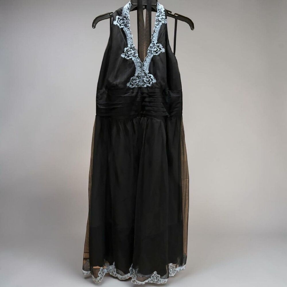 Signature by Robbie Bee Plus Size 24W Black Halter Dress, Formal Cocktail Dress - Picture 4 of 7